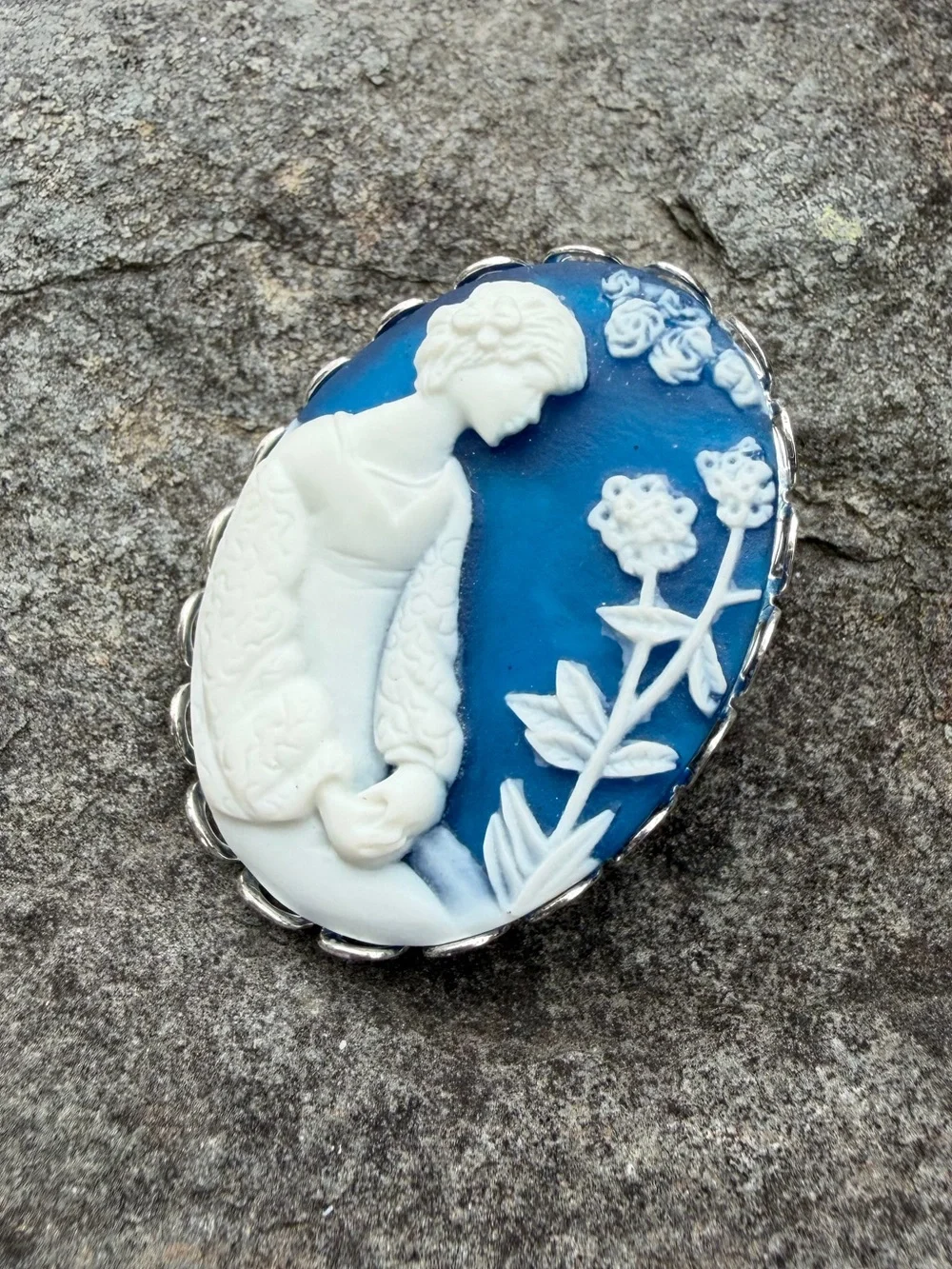Vintage Garden Lady Figural Blue White Cameo Brooch
